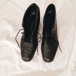 Black ankle boots - lace up